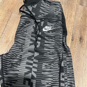 Nike air leggings size large